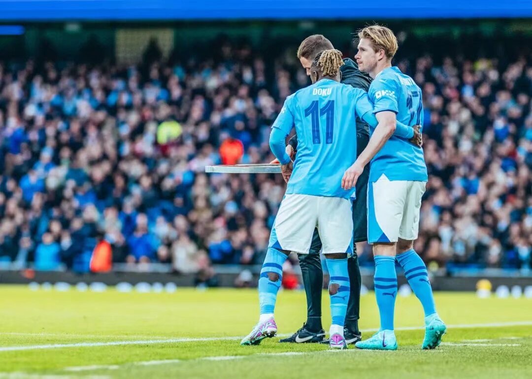 十三水中的“心理干扰术”：在摆牌时聊天对思维干扰的实测分析。（十三水的聊天扰心术：摆牌阶段思维干扰的实证研究）